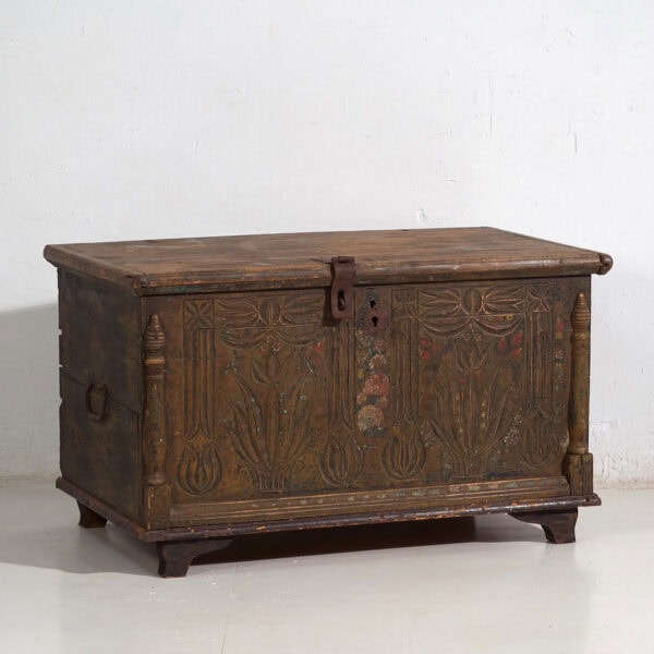 Arcón antiguo tallado con motivos florales (c.1820) #9