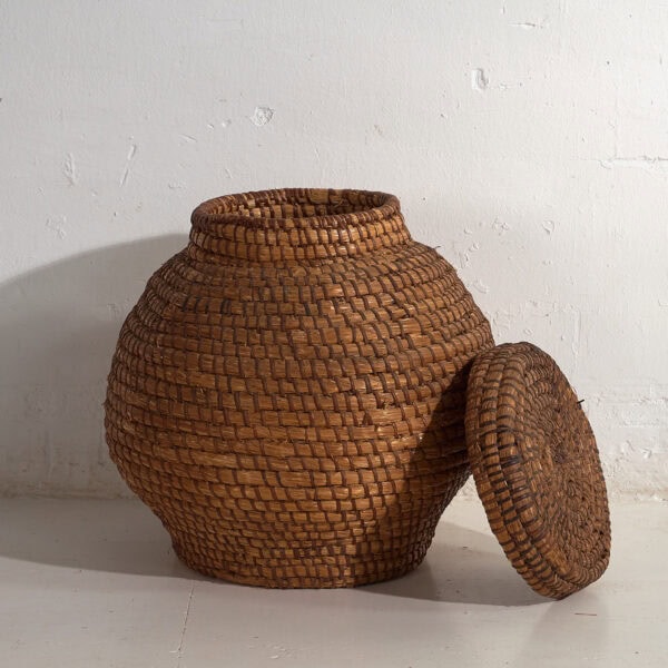 Antigua cesta de mimbre con tapa (c.1920) #43