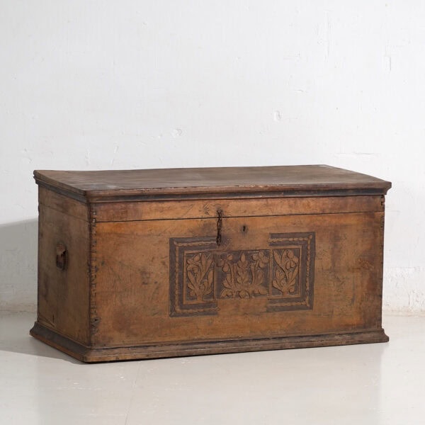 Antiguo arcón con motivos florales grabados (c.1850) #14
