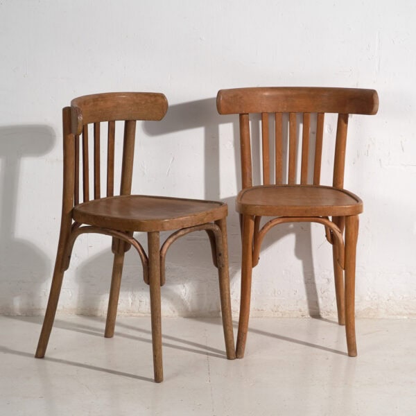 Pareja de sillas estilo Thonet de madera curvada con respaldo bajo – Centroeuropa, circa 1920