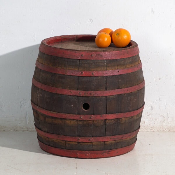 Barrica antigua en madera con aros de hierro – Hungría, circa 1930