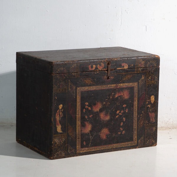 Baúl antiguo pintado en madera de pino – China, circa 1900