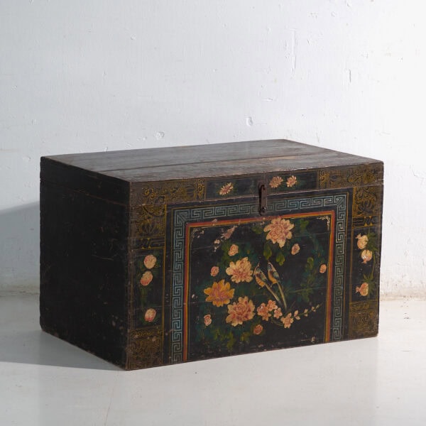 Baúl antiguo pintado en madera de pino – China, circa 1900