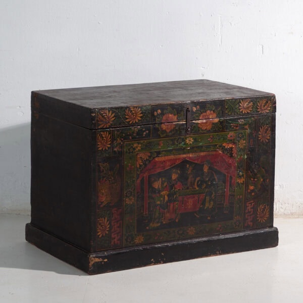 Baúl antiguo pintado en madera de pino – China, circa 1900