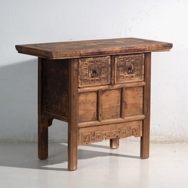 Mesa consola antigua con cajones tallados – China, circa 1900
