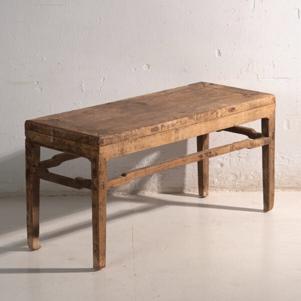 Banco bajo antiguo en madera de pino – China, circa 1890