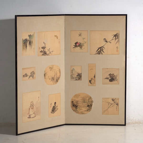Biombo japonés antiguo de dos hojas con pinturas montadas – Japón, circa 1900
