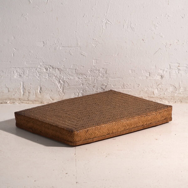 Caja plana antigua japonesa en ratán tejido – Japón, circa 1920. Set de dos.