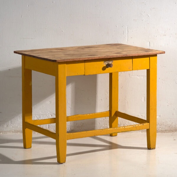Mesa de cocina antigua pintada en madera de pino – Europa central, circa 1920