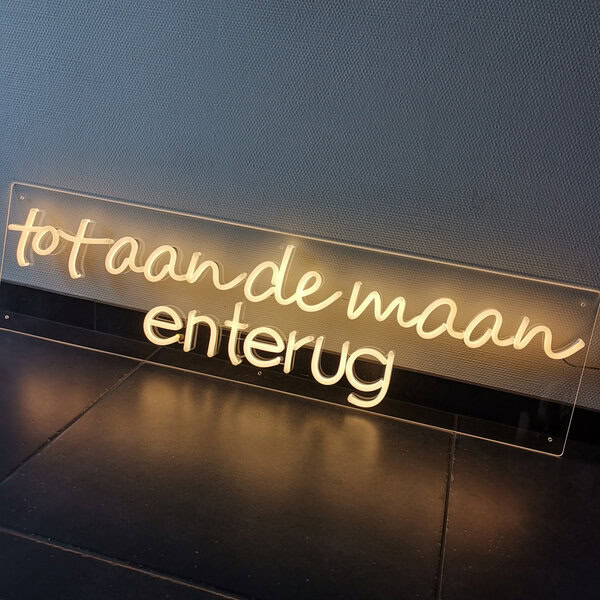 Bittersoet - feestverhuur - Neon - Tot aan de maan - te huur