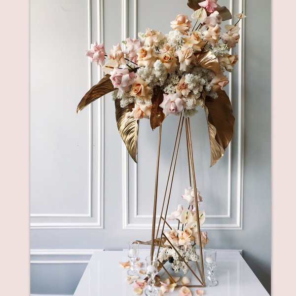 Bittersoet - feestverhuur - Stalen standaard - The Elizabeth - goud te huur