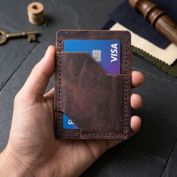 porte cartes en cuir italien marron vieilli - fait main - fabriqué en France - Brocard Leather Goods