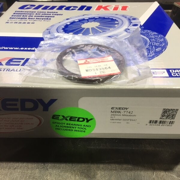 MBK-7742 MN TRITON CLUTCH KIT & REAR MAIN SEAL - Image 2