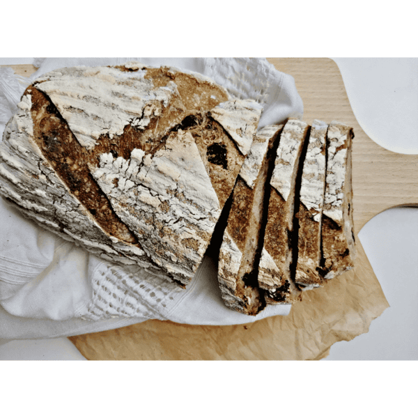 paine cu maia cu nuci si prune uscate