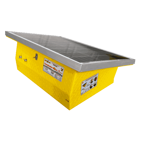 Cercos eléctricos ganaderos y energizadores solares Elektrochoke en campo, Energizador Solar 7 Joules