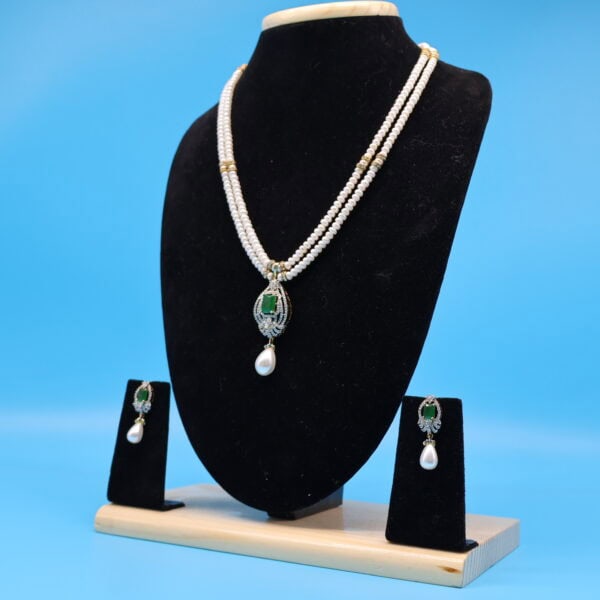 Alternative view of Double Layer Emerald Pendant Set