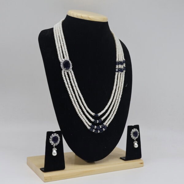 Alternative view of Blue Stone Side Brooch Pearl necklace