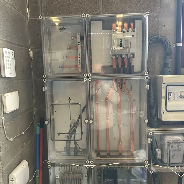 cuadro eléctrico para instalación trifásica