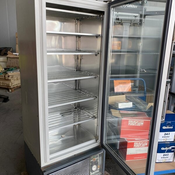 congelador expositor vertical berna 300l con puerta de cristal