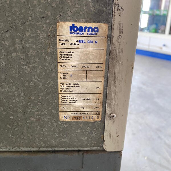 congelador expositor vertical berna 300l con puerta de cristal