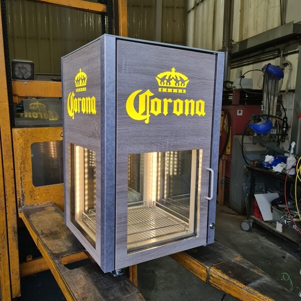 mini bar corona nevera