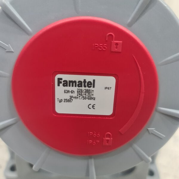 base industrial mural interblocante 3p+n+t, 63a 400v~. ip67
