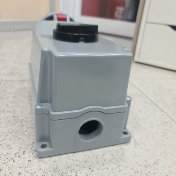 base industrial mural interblocante 3p+n+t, 63a 400v~. ip67