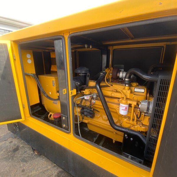 grupo electrógeno genesal 200 kva insonorizado con motor john deere powertech 6.8l