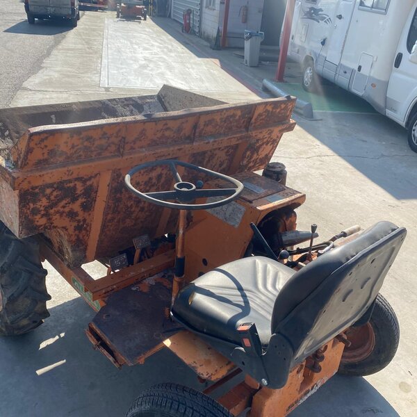 Puesto de conducción de dumper AUSA volquete usado con volante y asiento