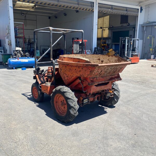 Dumper hormigonera AUSA usado para obra con cuba giratoria y sistema basculante