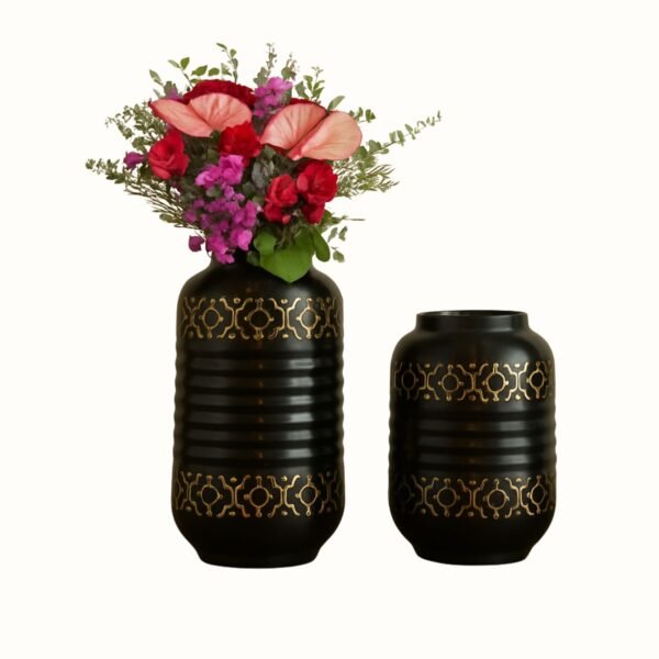 Elegant Black & Gold Iron Flower Vase Set – Ribbed Finish with Floral Engraving (Set of 2)