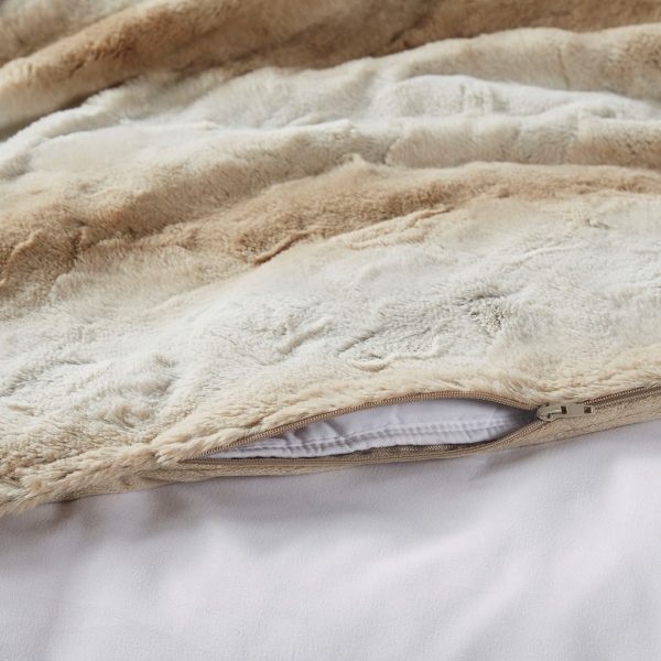 Beautyrest Zuri Weighted Faux Fur Blanket - Image 10