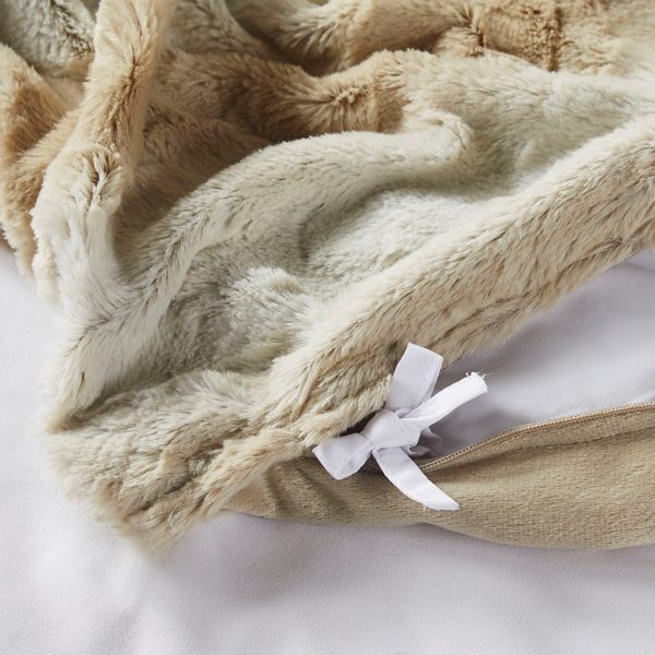 Beautyrest Zuri Weighted Faux Fur Blanket - Image 11