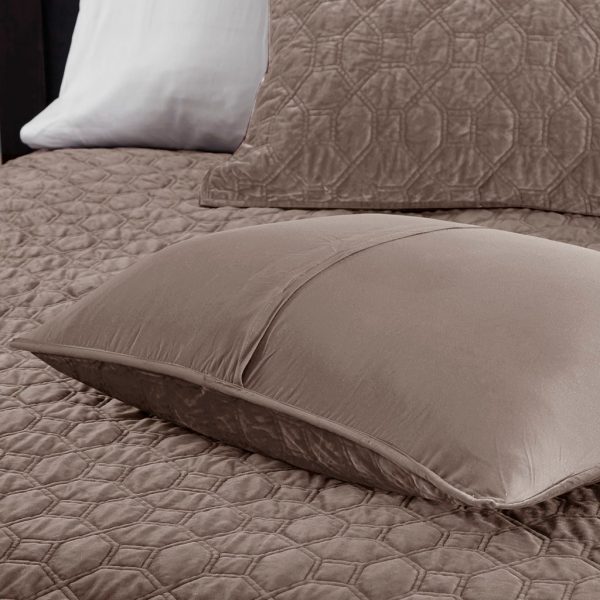 Madison Park Harper Faux Velvet Reversible 3PC Coverlet Set - Image 21