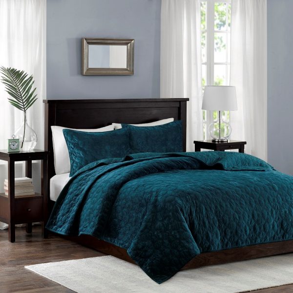 Madison Park Harper Faux Velvet Reversible 3PC Coverlet Set - Image 23