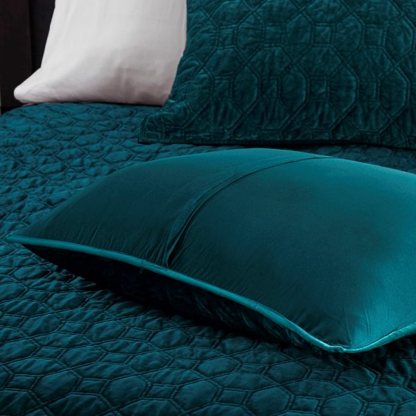 Madison Park Harper Faux Velvet Reversible 3PC Coverlet Set - Image 25