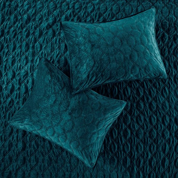 Madison Park Harper Faux Velvet Reversible 3PC Coverlet Set - Image 26