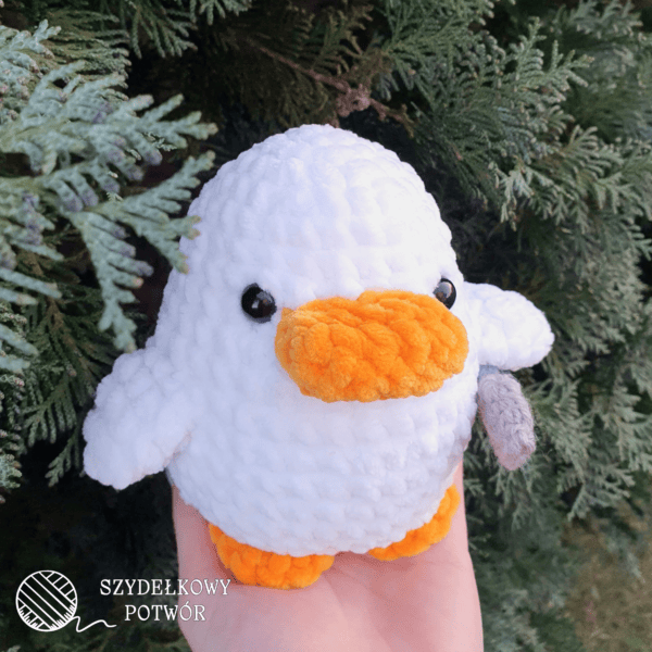 Gęś z nożem na szydełku