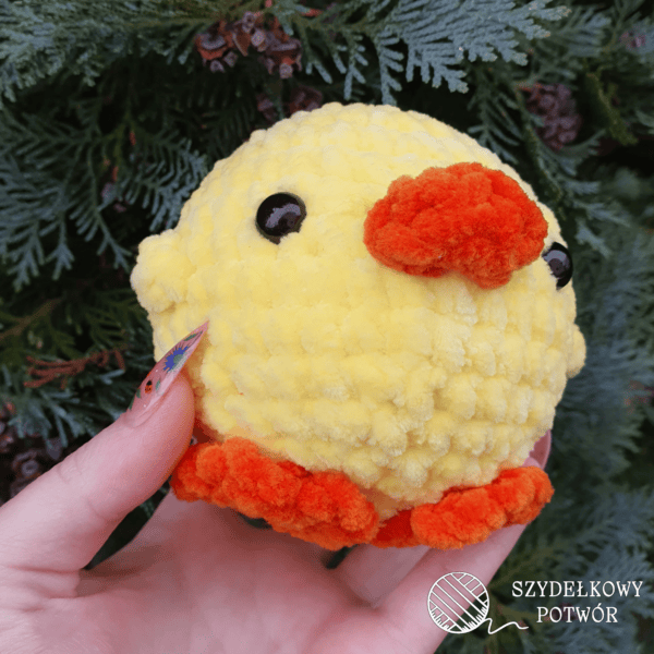 maskotka kaczuszka na szydelku