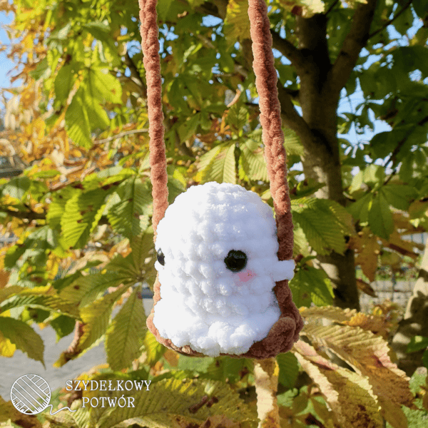 Duszek na huśtawce na szydełku