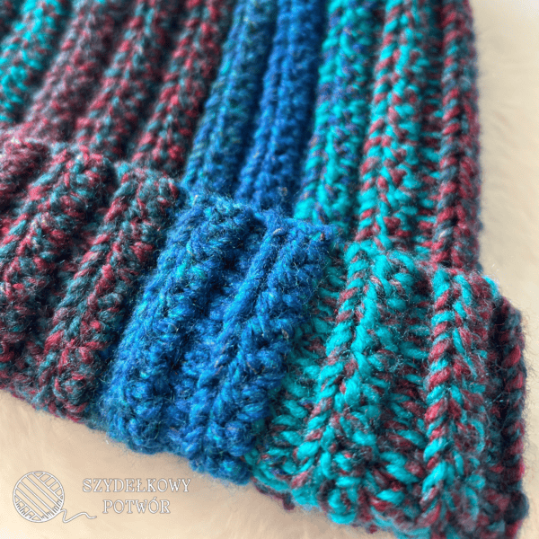 recznie robiona czapka na szydelku