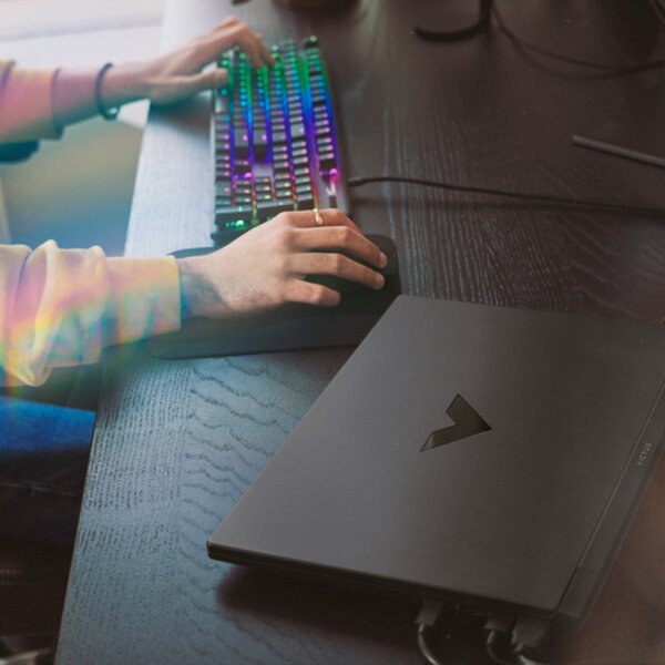 HP Victus Gaming Victus 15-fa2082wm