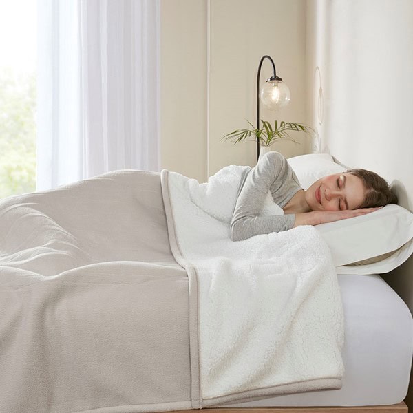 Serta Fleece to Sherpa Heated Blanket in Tan, Twin ST54-0110 - Image 2