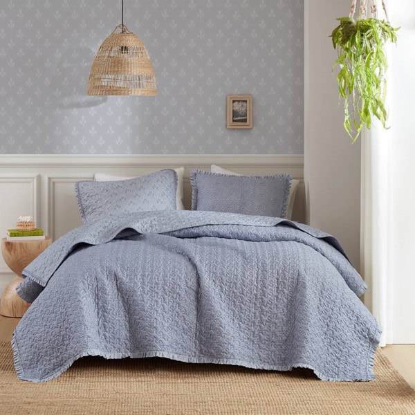 Madison Park Linwood Ruffle Printed Quilt Set in Blue, King/Cal King MP13-8879 - Image 3