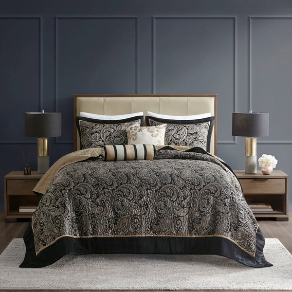 Madison Park Aubrey 5 Piece Jacquard Bedspread Set with Throw Pillows in Black, King MP13-7961 - Image 3