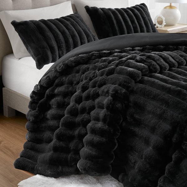 Madison Park Jasmine 3 Piece Faux Fur Comforter Set in Black, Full/Queen MP10-8442 - Image 3