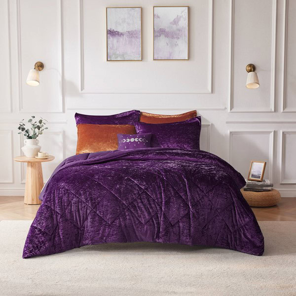 Intelligent Design Felicia Velvet Comforter Set with Throw Pillow in Purple, Full/Queen ID10-1902 - Image 3