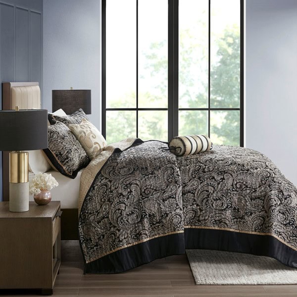 Madison Park Aubrey 5 Piece Jacquard Bedspread Set with Throw Pillows in Black, King MP13-7961 - Image 4