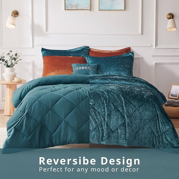 Intelligent Design Felicia Velvet Comforter Set with Throw Pillow in Teal, Full/Queen ID10-1906 - Image 2