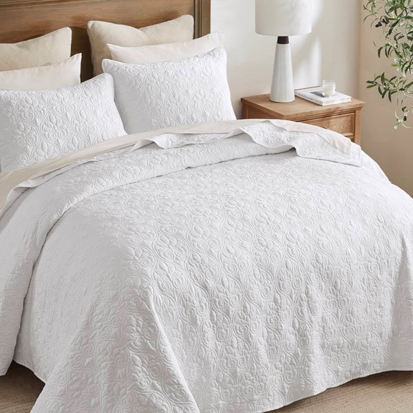 Madison Park Quebec Reversible Bedspread Set in White, Queen MP13-1569 - Image 3